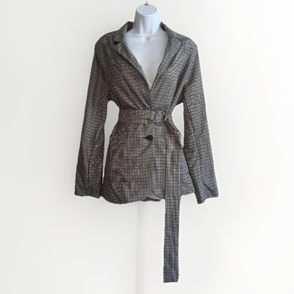 Haute Monde Belted Blazer